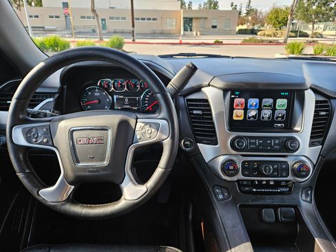 Used 2020 GMC Yukon XL SLT image 11