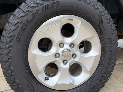 Used 2010 Jeep Wrangler Unlimited Sport image 10