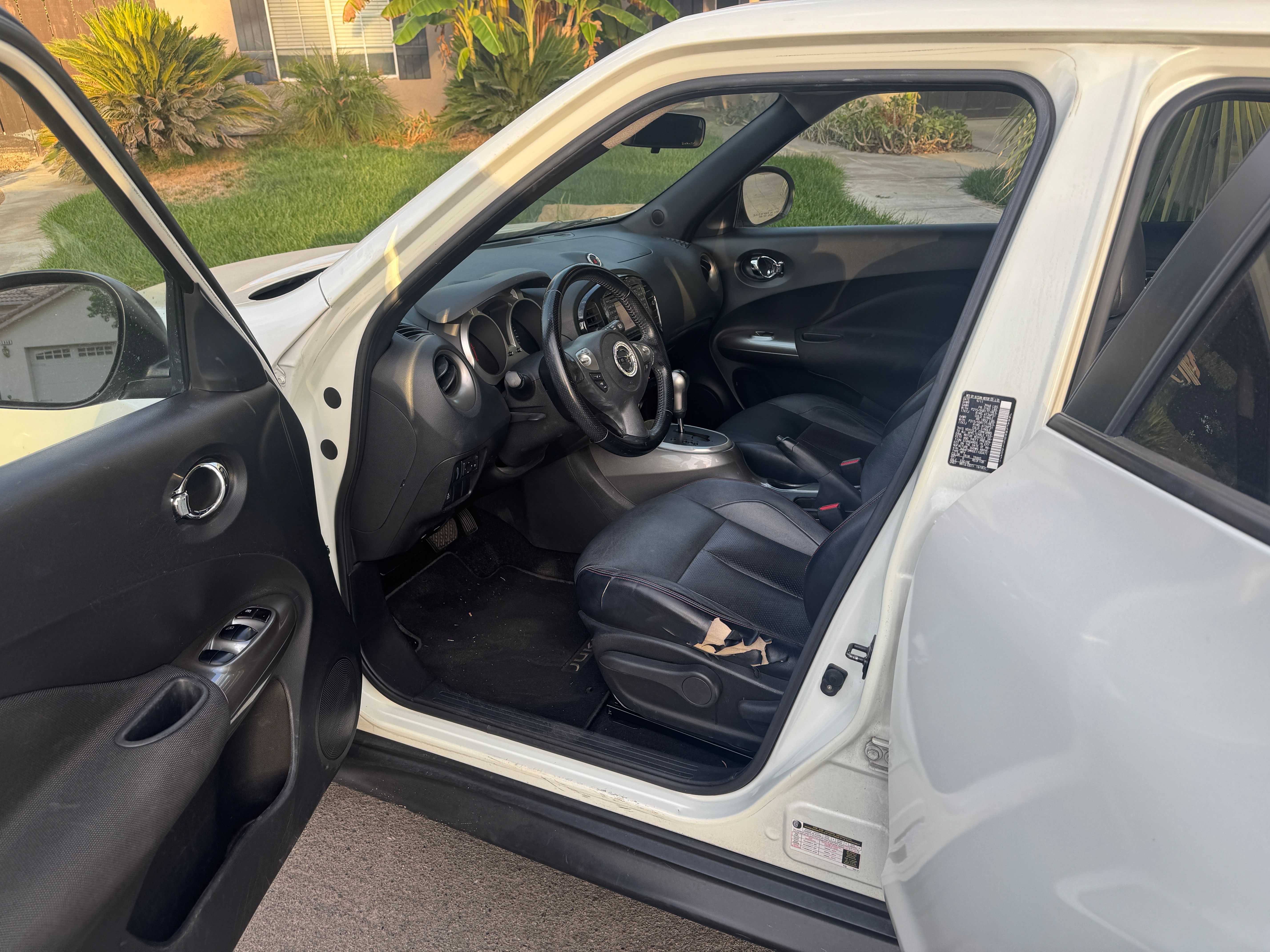 Used 2012 Nissan Juke SL FWD image 6