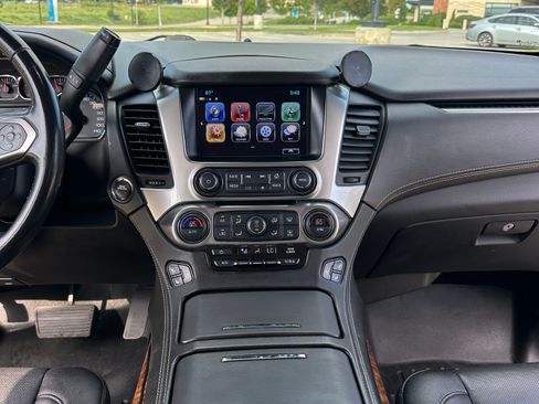 Used 2019 Chevrolet Suburban Premier AWD/4WD image 15