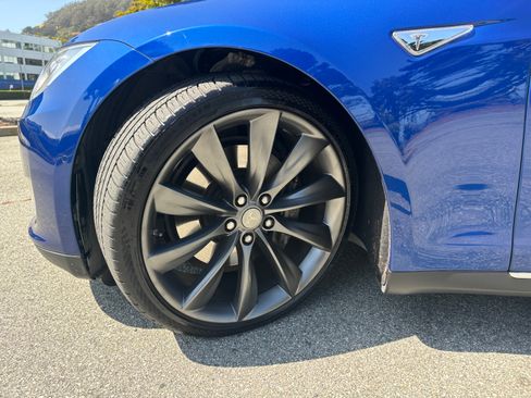 Used 2015 Tesla Model S 90D image 28