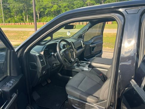 Used 2019 Ford F150 XLT w/ Equipment Group 302A Luxury RWD image 8