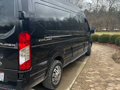 Used 2021 Ford Transit 150 Low Roof AWD image 6