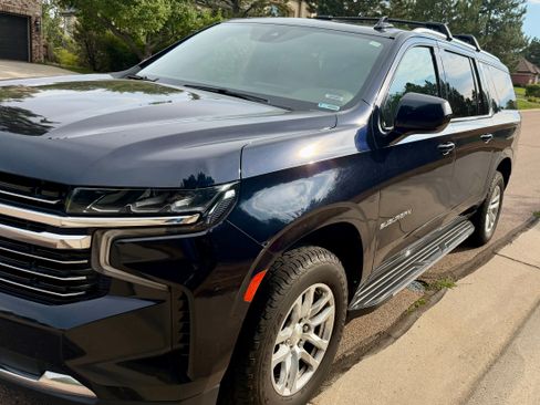 Used 2021 Chevrolet Suburban LT AWD/4WD image 6