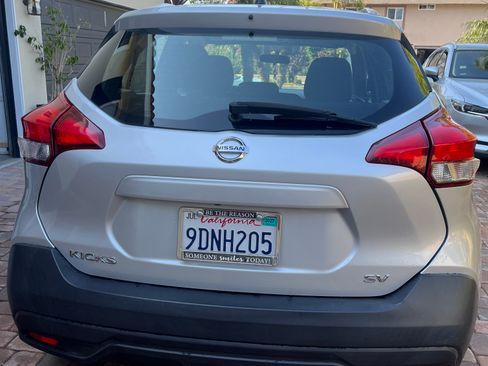 Used 2019 Nissan Kicks SV FWD image 6