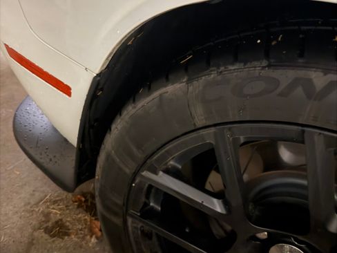 Used 2015 Dodge Challenger R/T Scat Pack w/ Scat Pack Appearance Package image 10