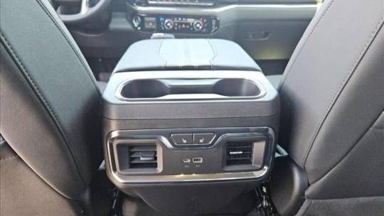 Used 2024 Chevrolet Silverado 1500 High Country w/ High Country Premium Package AWD/4WD image 21