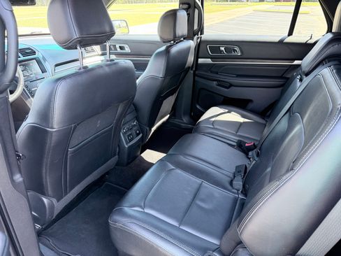 Used 2016 Ford Explorer Limited image 9