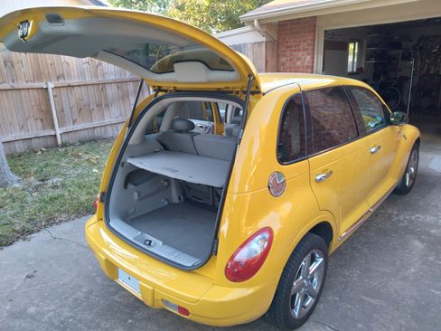 Used 2006 Chrysler PT Cruiser Touring image 10