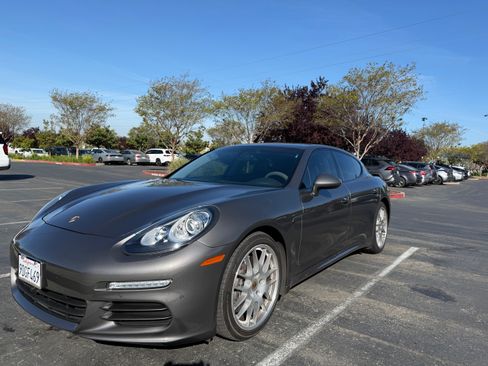 Used 2016 Porsche Panamera Edition image 1