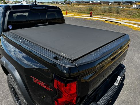Used 2023 Chevrolet Colorado Trail Boss w/ Technology Package AWD/4WD image 5