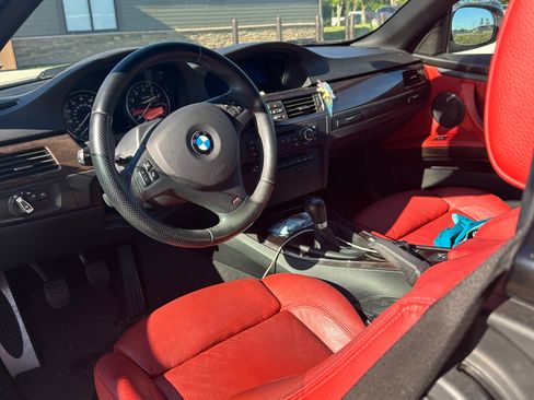 Used 2011 BMW 335i Convertible RWD image 4