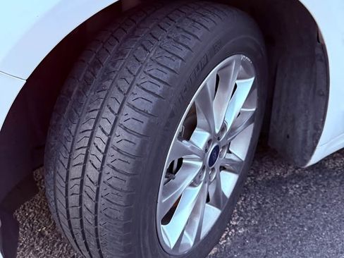 Used 2017 Ford Fusion Energi SE image 9