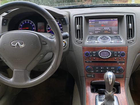 Used 2009 INFINITI G37 x Sedan w/ Premium Pkg image 8