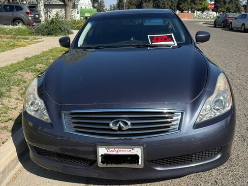Used 2010 INFINITI G37 x Coupe w/ Premium Pkg image 4