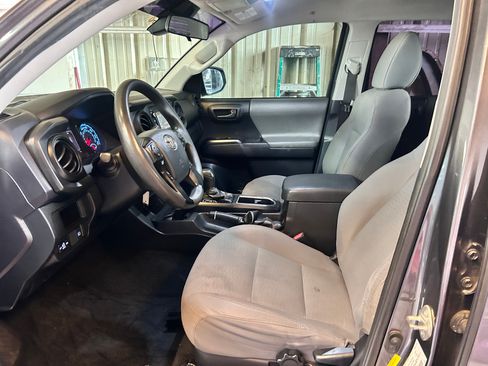 Used 2019 Toyota Tacoma SR w/ SR Convenience Package RWD image 8