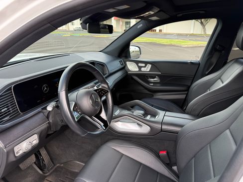 Used 2024 Mercedes-Benz GLS 450 4MATIC image 6