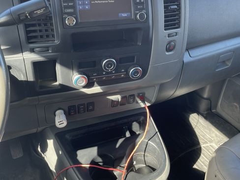 Used 2016 Nissan NV 3500 SL image 19