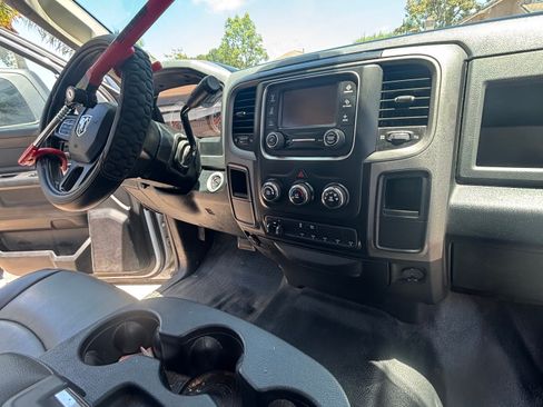 Used 2016 RAM 3500 Tradesman w/ Chrome Appearance Group RWD image 10