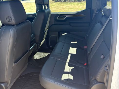 Used 2022 GMC Sierra 1500 Elevation w/ Elevation Premium Package image 9