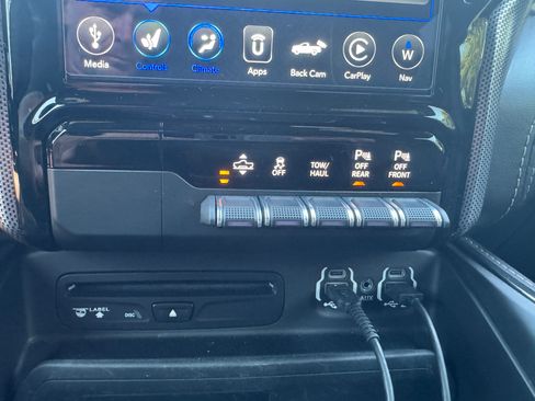 Used 2019 RAM 1500 Limited image 17