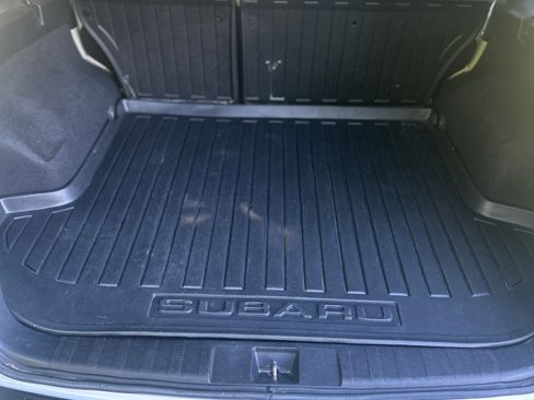 Used 2012 Subaru Outback 2.5i Limited w/ Moonroof Pkg AWD/4WD image 11
