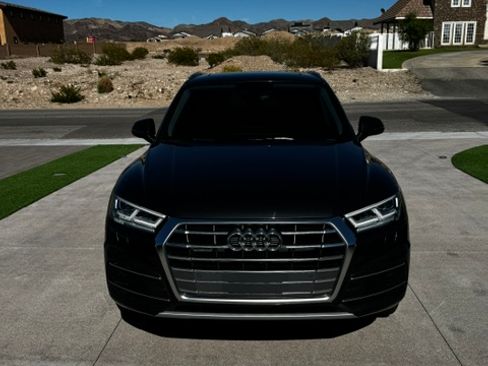 Used 2019 Audi Q5 2.0T Premium Plus w/ Premium Plus Package AWD/4WD image 2