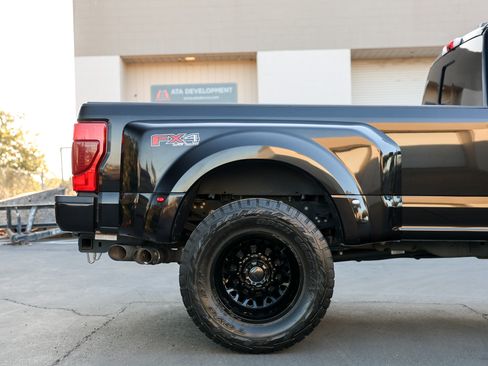Used 2021 Ford F450 Limited w/ FX4 Off-Road Package AWD/4WD image 10