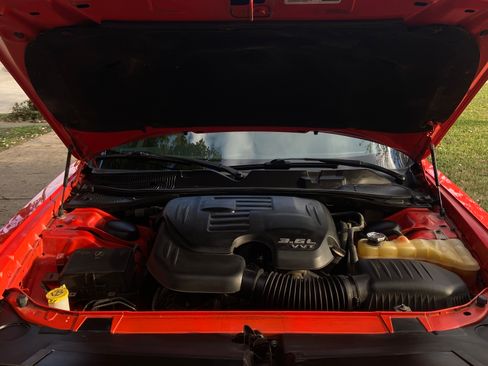 Used 2019 Dodge Challenger SXT w/ Cold Weather Group image 4