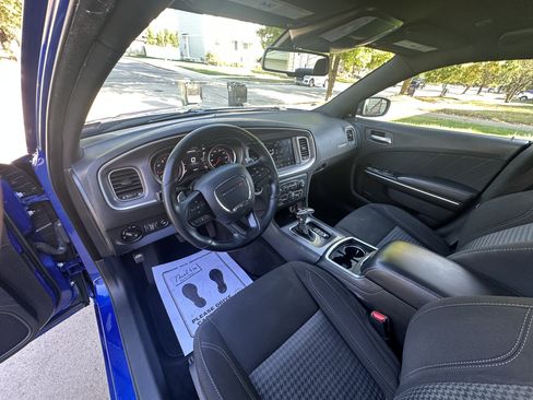 Used 2017 Dodge Charger SXT w/ AWD Plus Group image 14