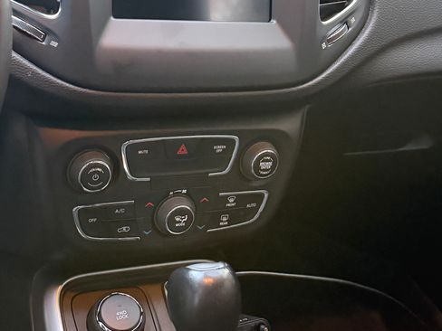 Used 2019 Jeep Compass Latitude w/ Popular Equipment Group image 23