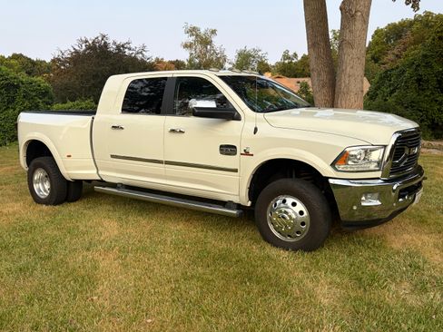 Used 2017 RAM 3500 Laramie Longhorn w/ Convenience Group AWD/4WD image 6