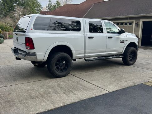 Used 2018 RAM 2500 Tradesman w/ Chrome Appearance Group image 13