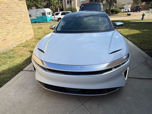 Used 2022 Lucid Air Dream Edition image 2