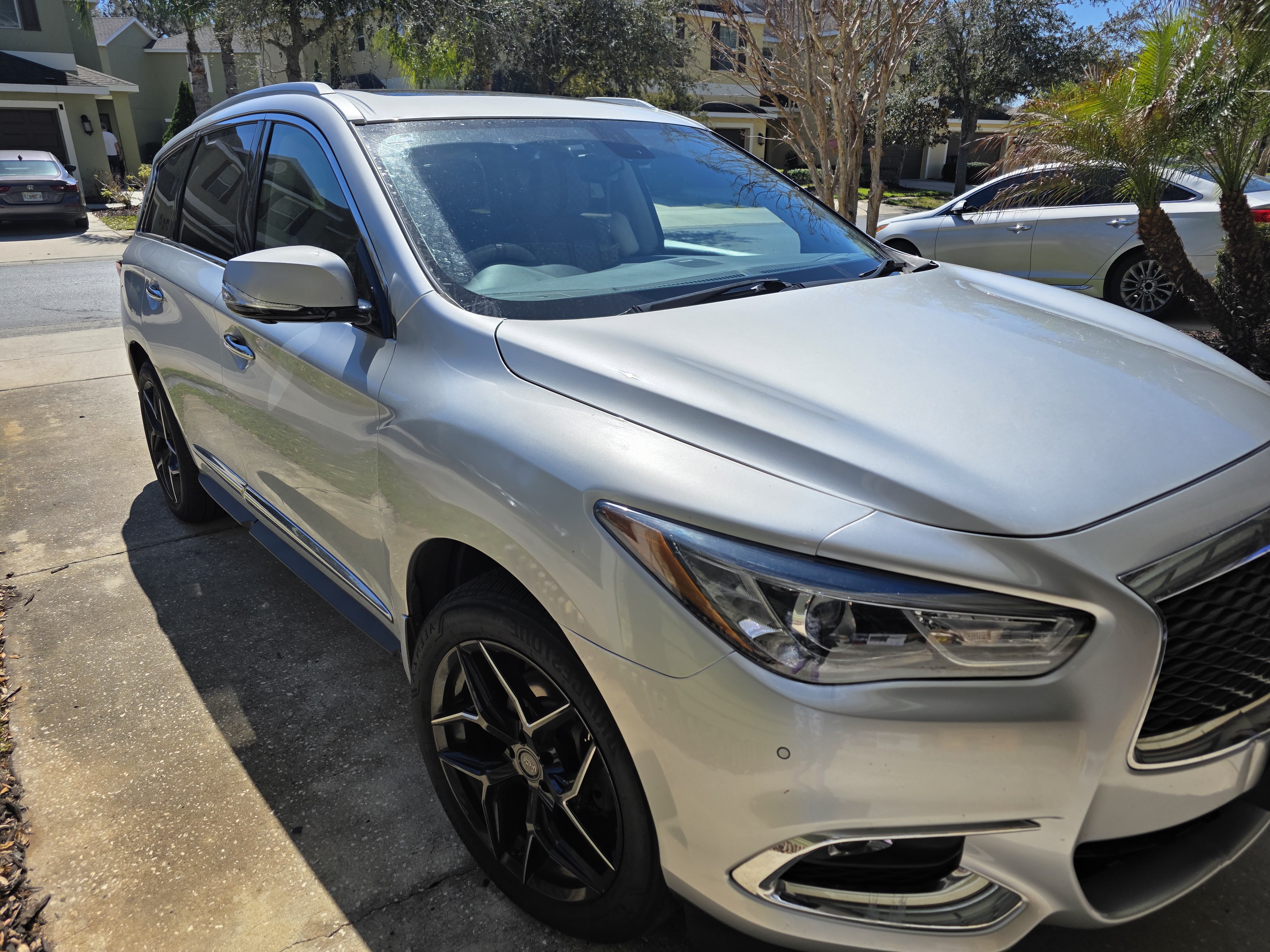 Used 2018 INFINITI QX60 AWD w/ Premium Plus Package image 1