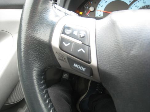 Used 2011 Toyota Camry SE w/ SE/XLE Extra-Value Pkg image 23