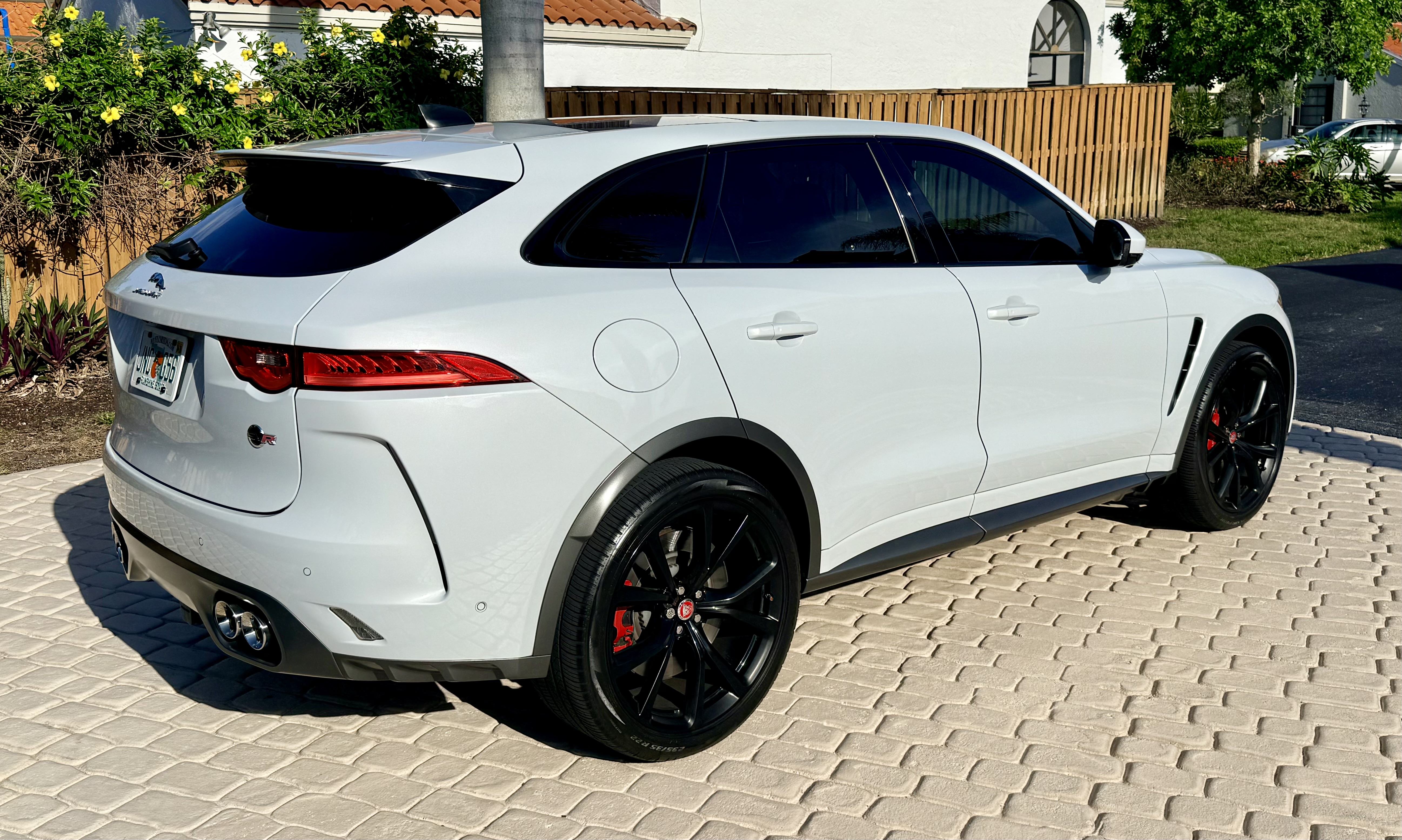 Used 2020 Jaguar F-PACE SVR AWD/4WD image 2
