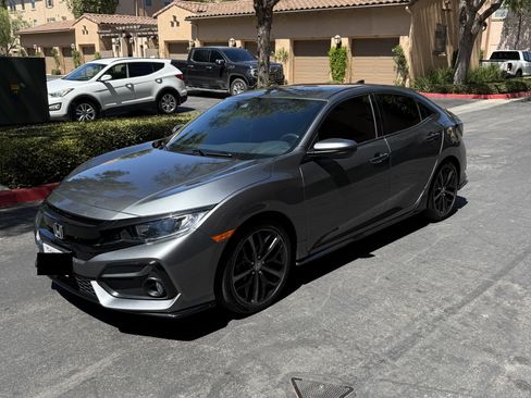 Used 2020 Honda Civic Sport image 2