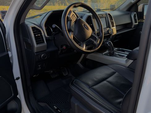 Used 2020 Ford F150 Lariat image 12