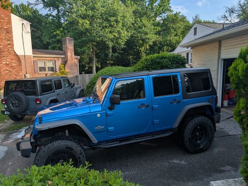Used 2014 Jeep Wrangler Unlimited Sport AWD/4WD image 8