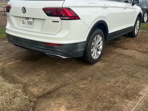 Used 2019 Volkswagen Tiguan SE image 1