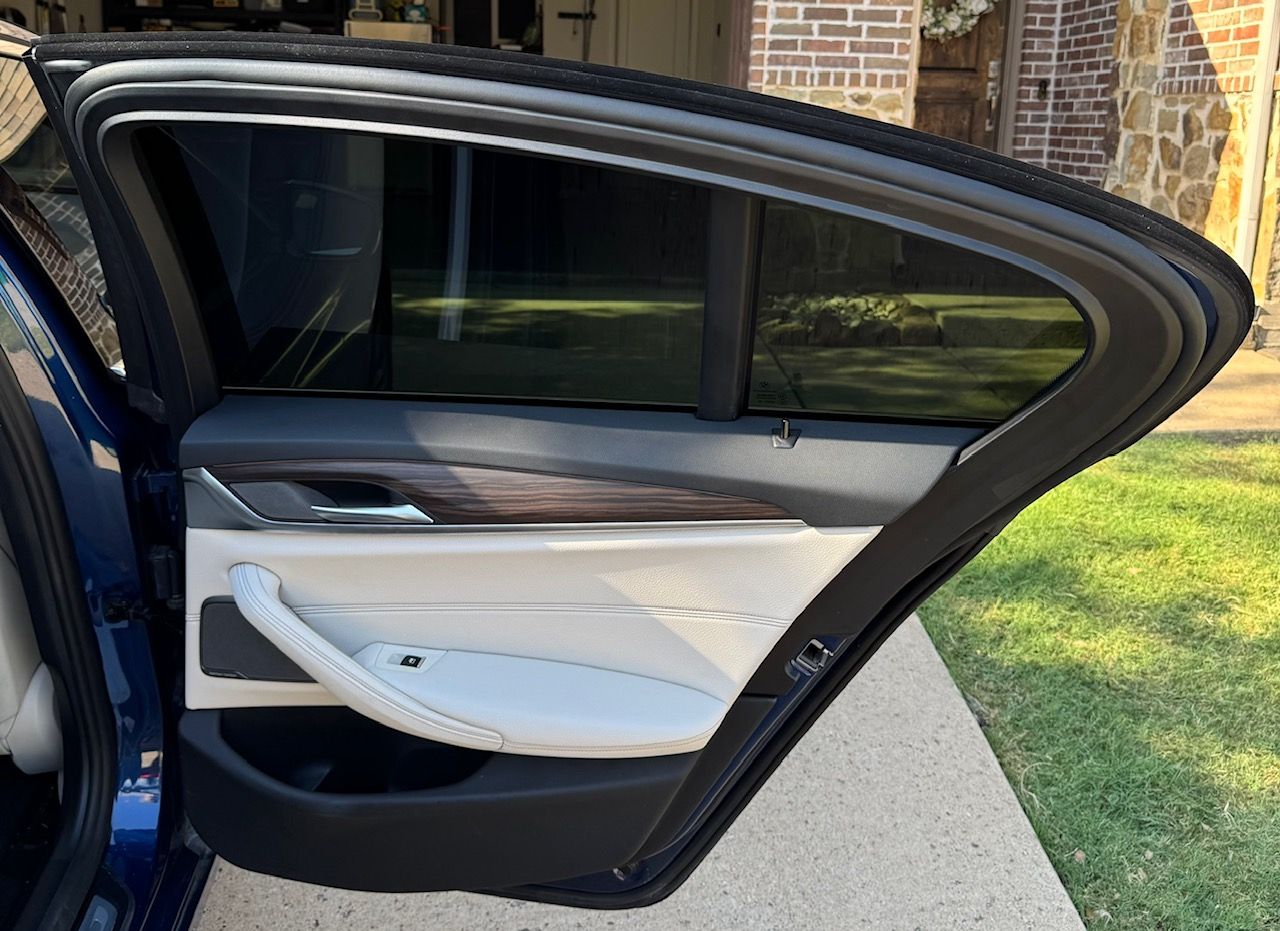 Used 2021 BMW 530e w/ Premium Package RWD image 20