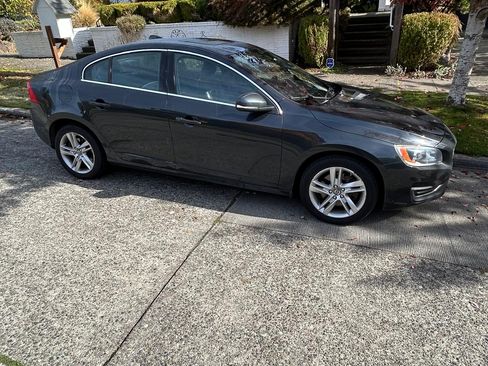 Used 2014 Volvo S60 T5 image 4