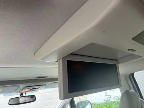 Used 2011 Toyota Sienna XLE w/ Premium Pkg FWD image 10