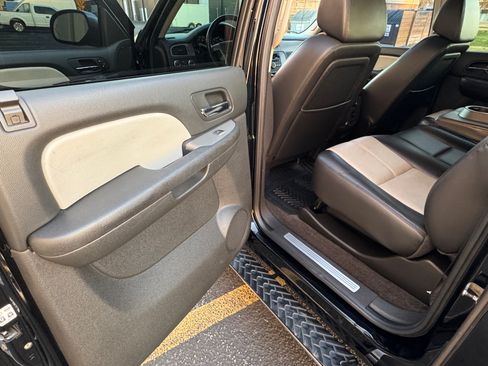 Used 2008 Chevrolet Avalanche LT w/ LT Preferred Equipment Group image 9