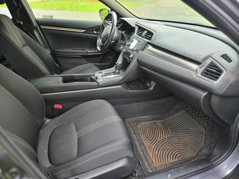 Used 2018 Honda Civic Sport image 10