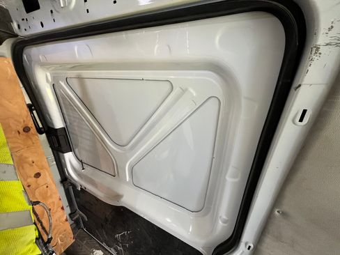 Used 2019 Ford Transit 250 148 Medium Roof image 9