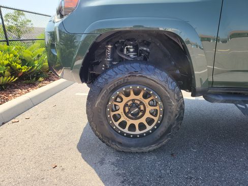 Used 2022 Toyota 4Runner TRD Off-Road Premium AWD/4WD image 12