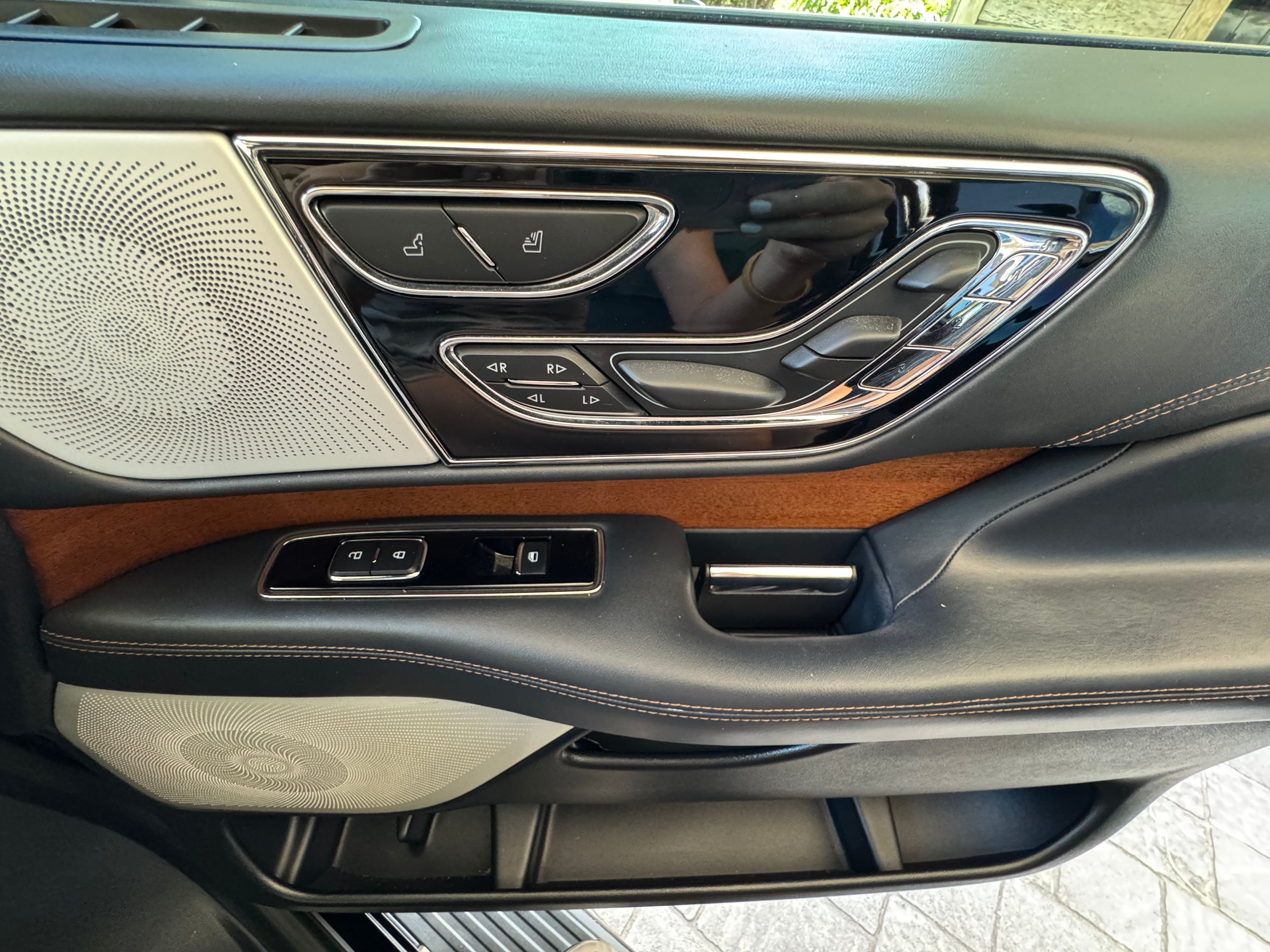 Used 2022 Lincoln Navigator Black Label AWD/4WD image 9