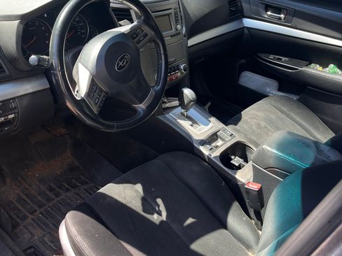 Used 2014 Subaru Outback 2.5i Premium AWD/4WD image 8